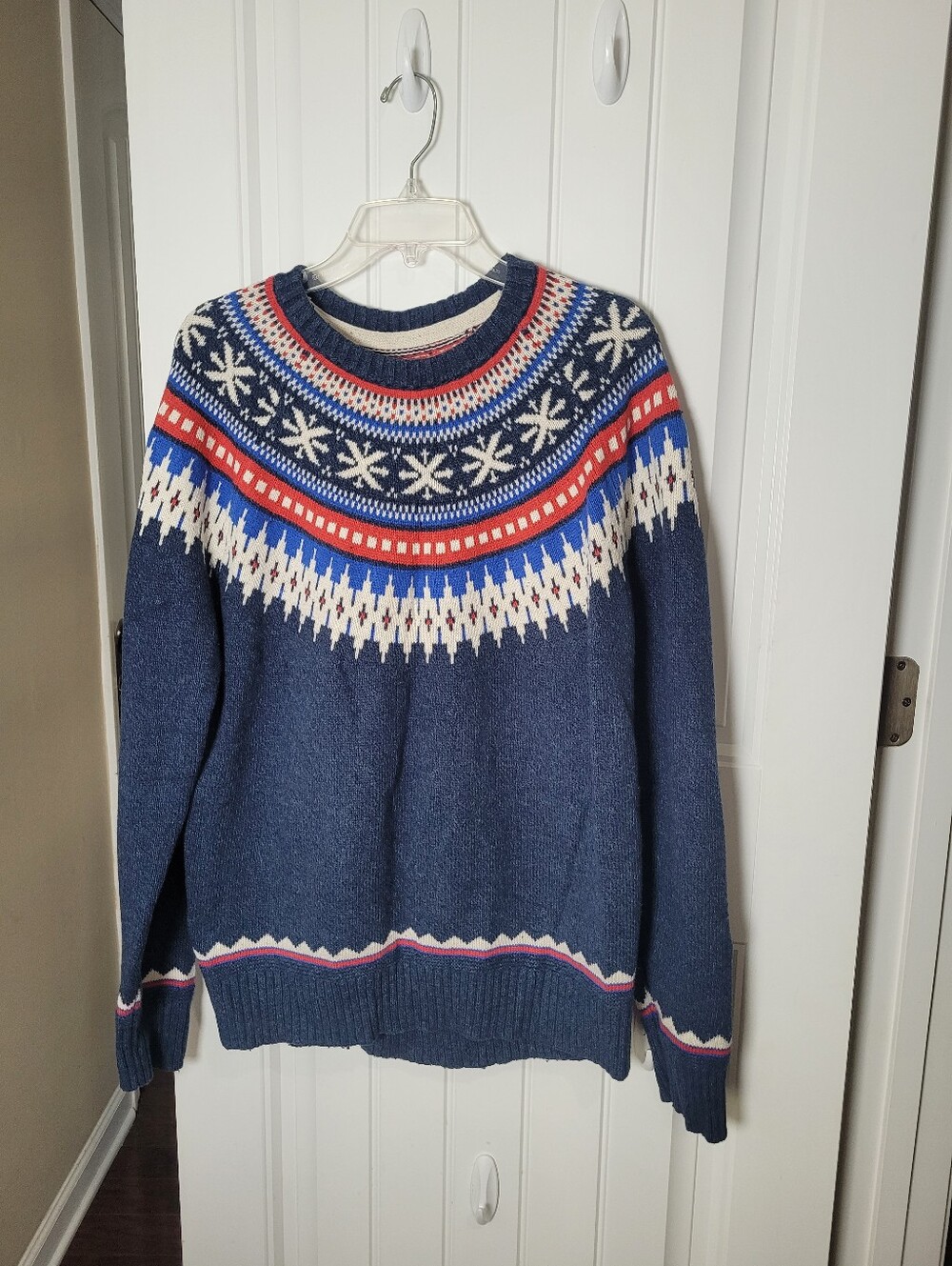 Men's Blue Fair Isle Crewneck Sweater - Classic Winter Knit by American Eagle.